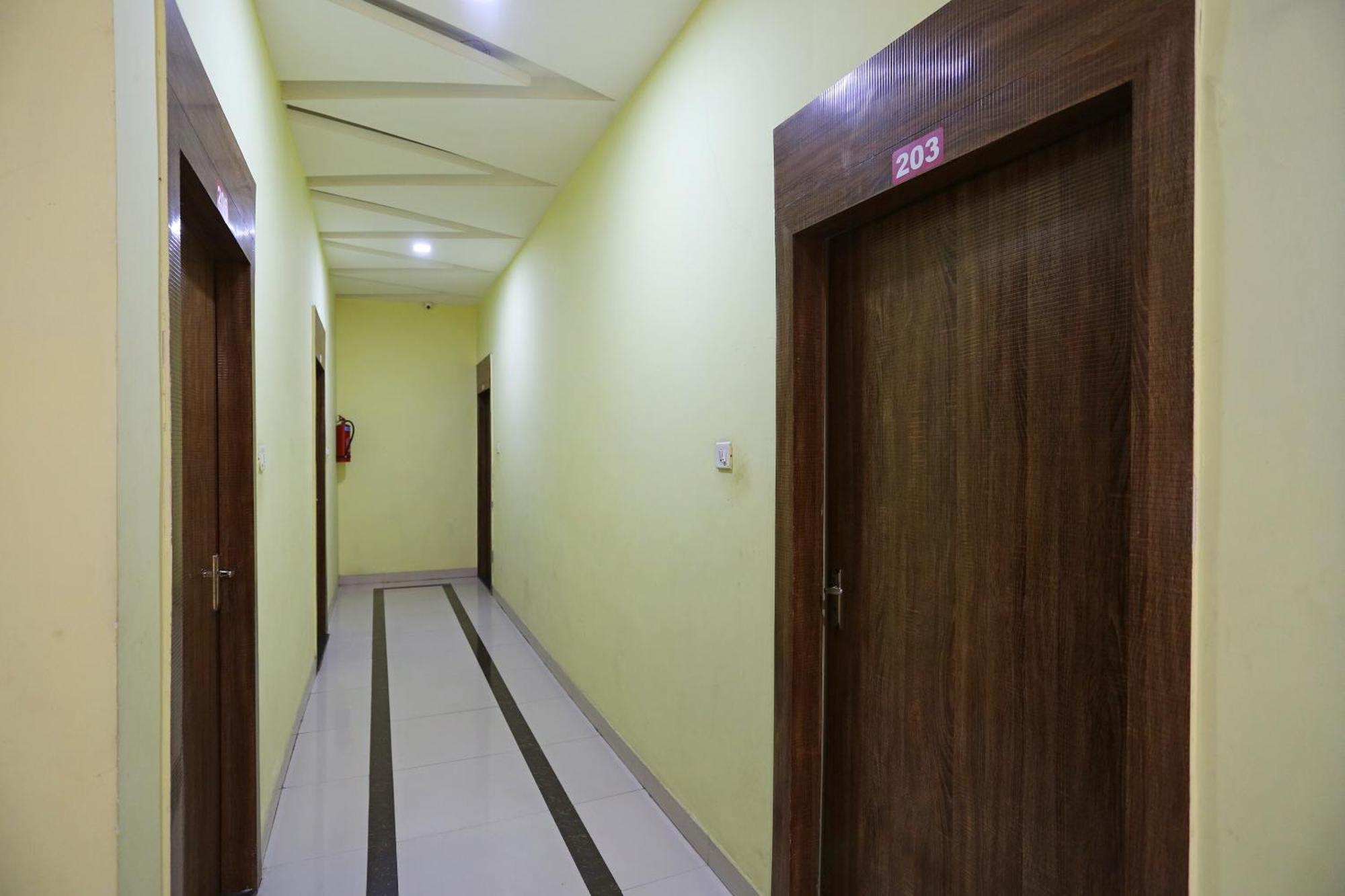 Collection O Hotel Pearl Rāipur エクステリア 写真